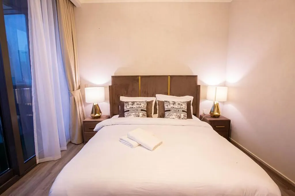 アパート Magnificent 2 Bedroom With Stunning Burj Khalifa View ドバイ