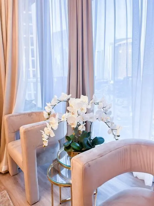 アパート Magnificent 2 Bedroom With Stunning Burj Khalifa View ドバイ